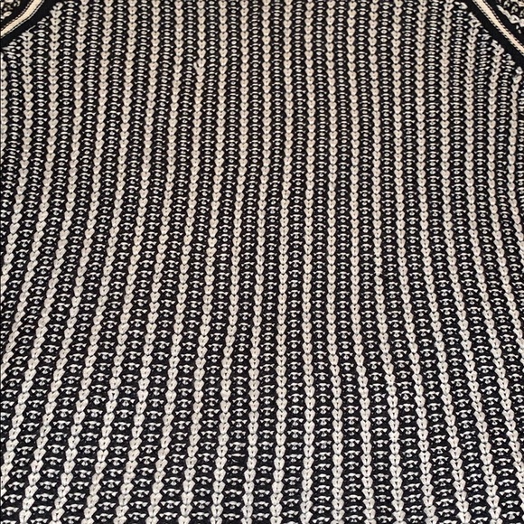 🧥Black w/Gray/white Crewneck Sweater. - Picture 8 of 8